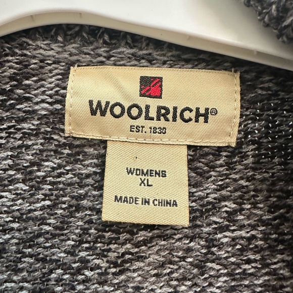 Woolrich Black & White Patterned Cardigan Sweater w Skiers - Picture 3 of 10